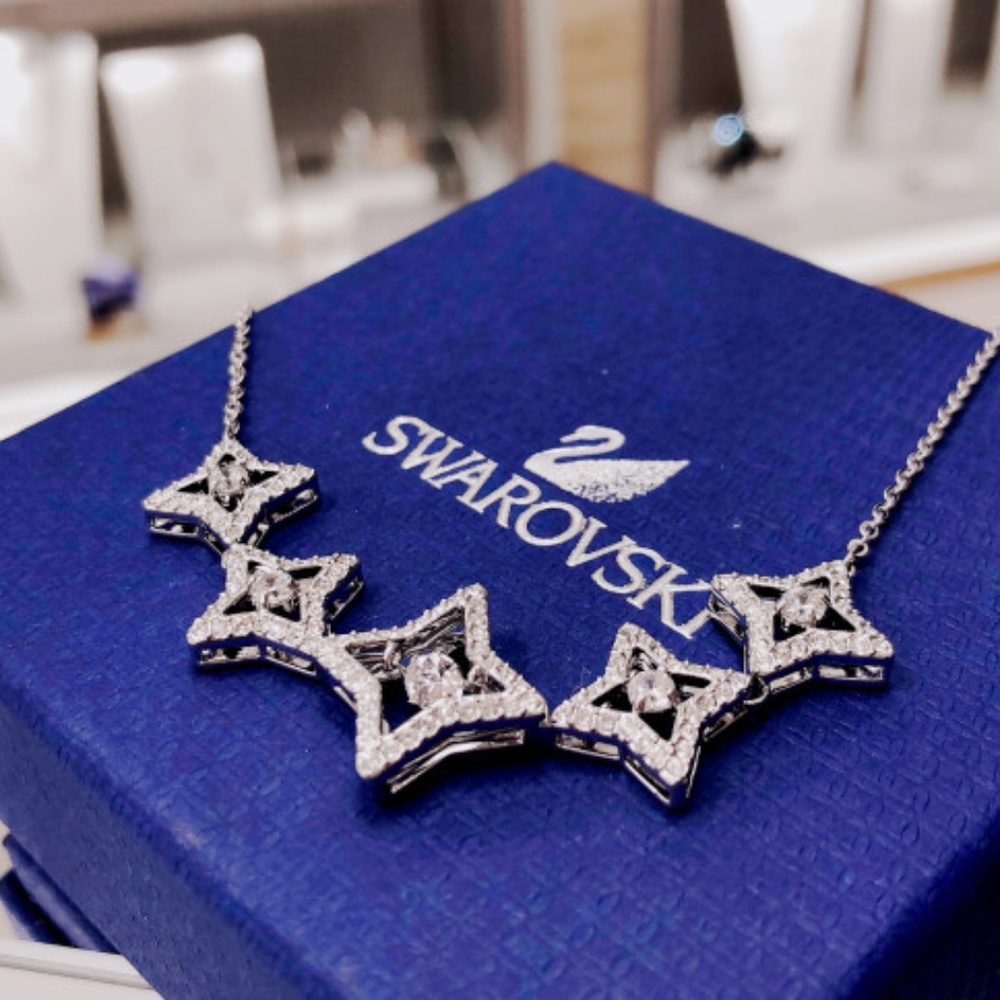 SPARKLING DANCE STAR NECKLACE, MEDIUM, WHITE